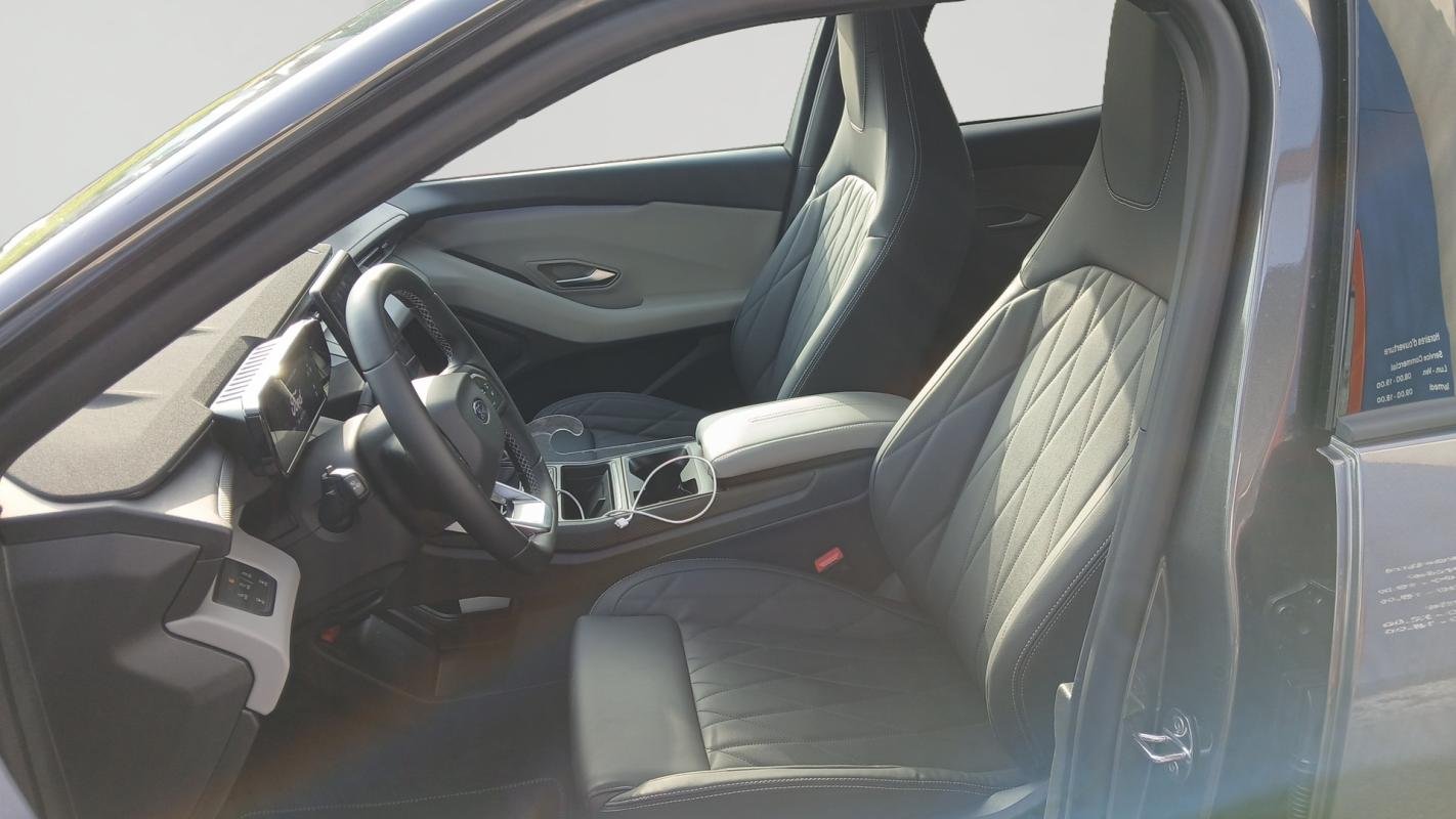 Ford Explorer - Photo 11