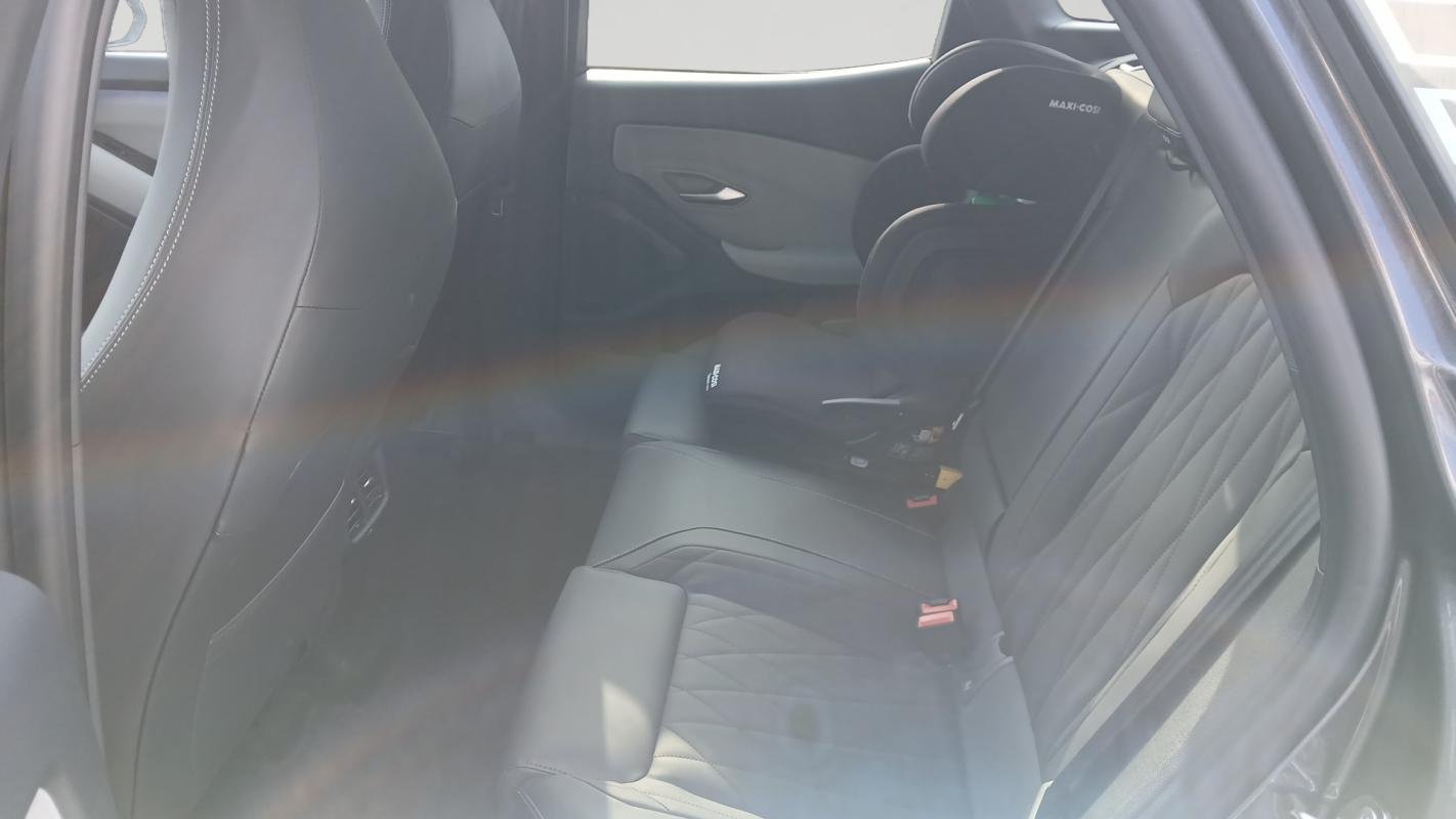 Ford Explorer - Photo 12