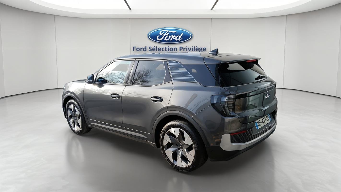 Ford Explorer - Photo 3