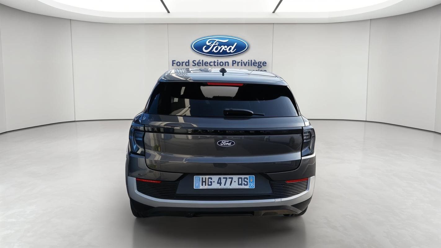 Ford Explorer - Photo 4