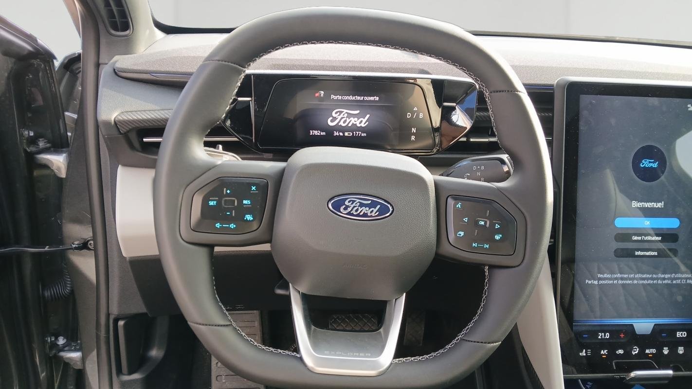 Ford Explorer - Photo 10