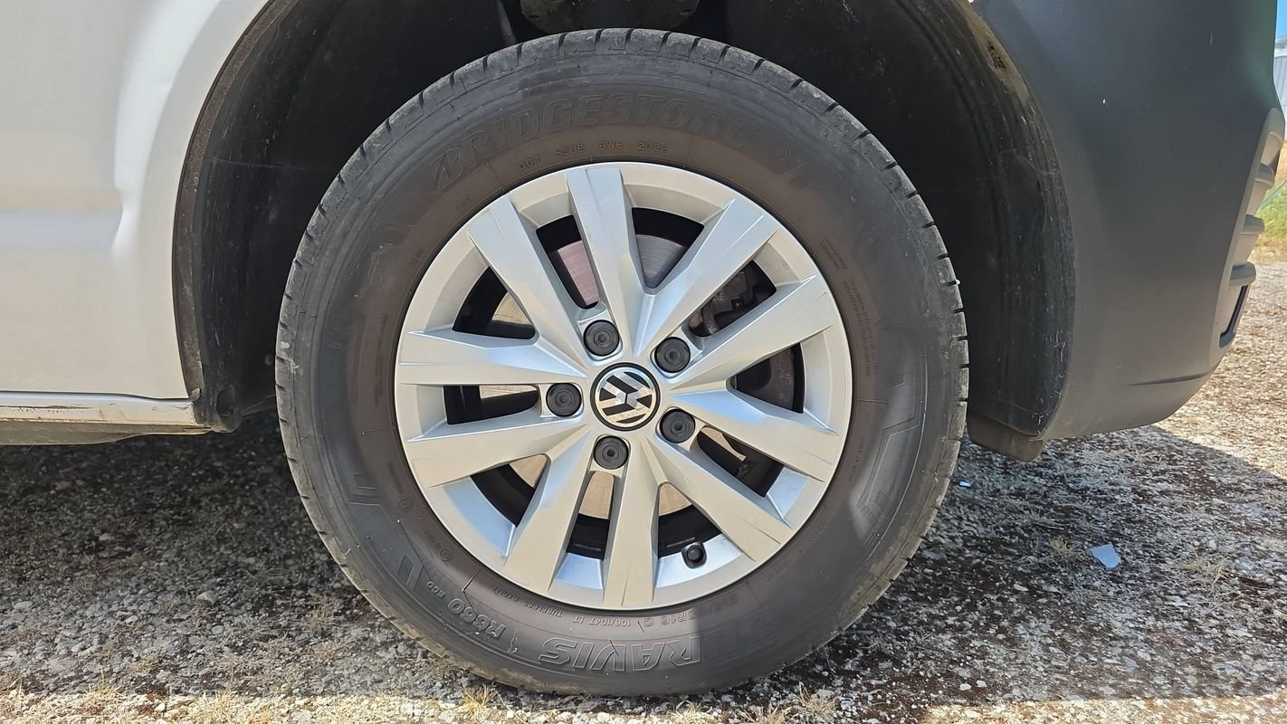 Volkswagen Transporter - Photo 17