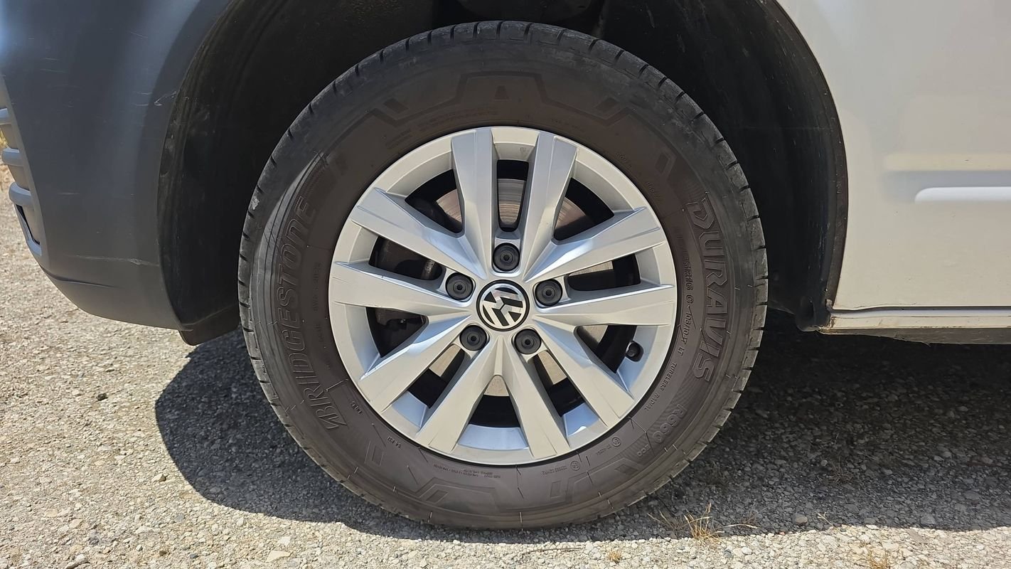 Volkswagen Transporter - Photo 18