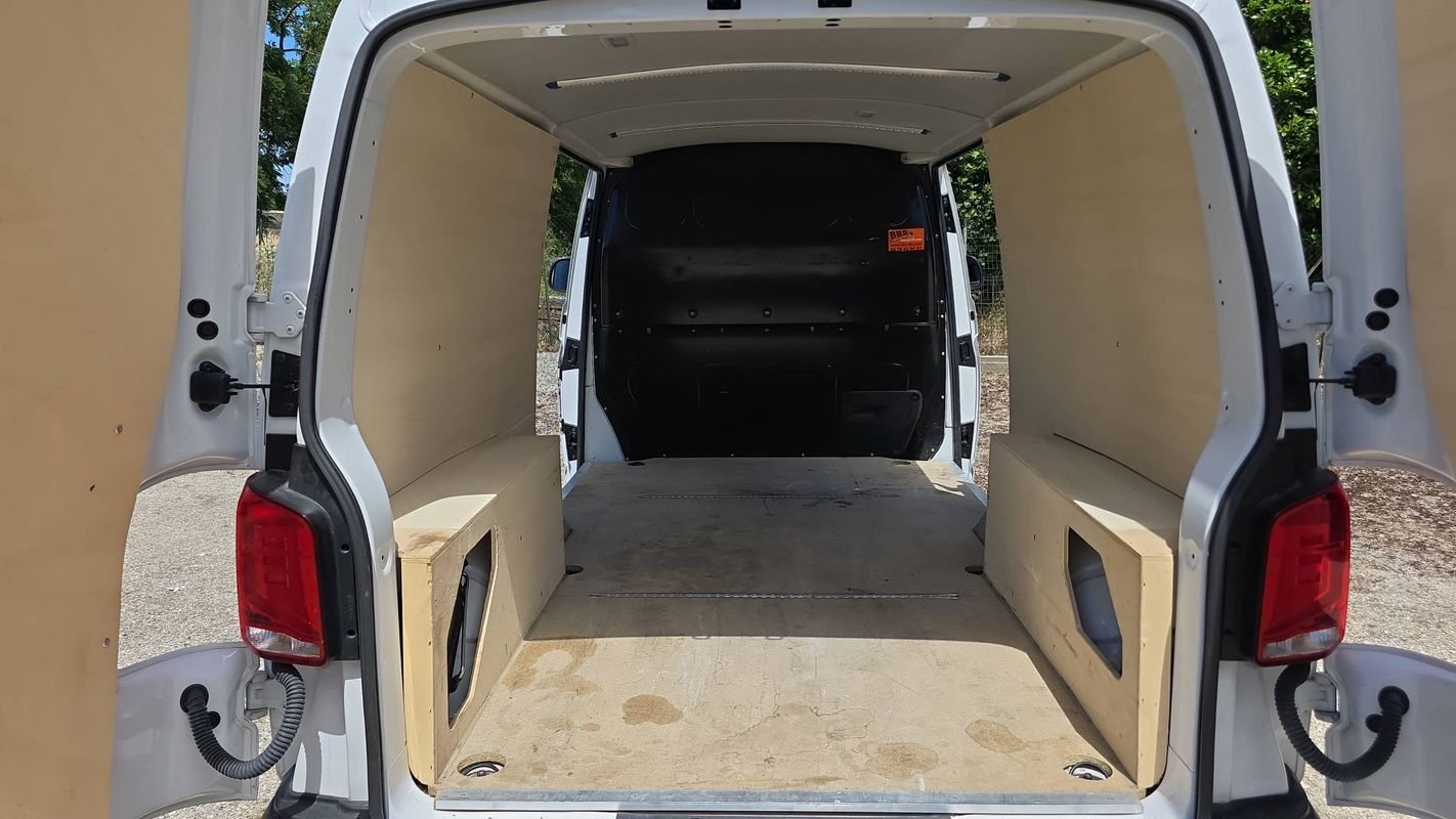 Volkswagen Transporter - Photo 28