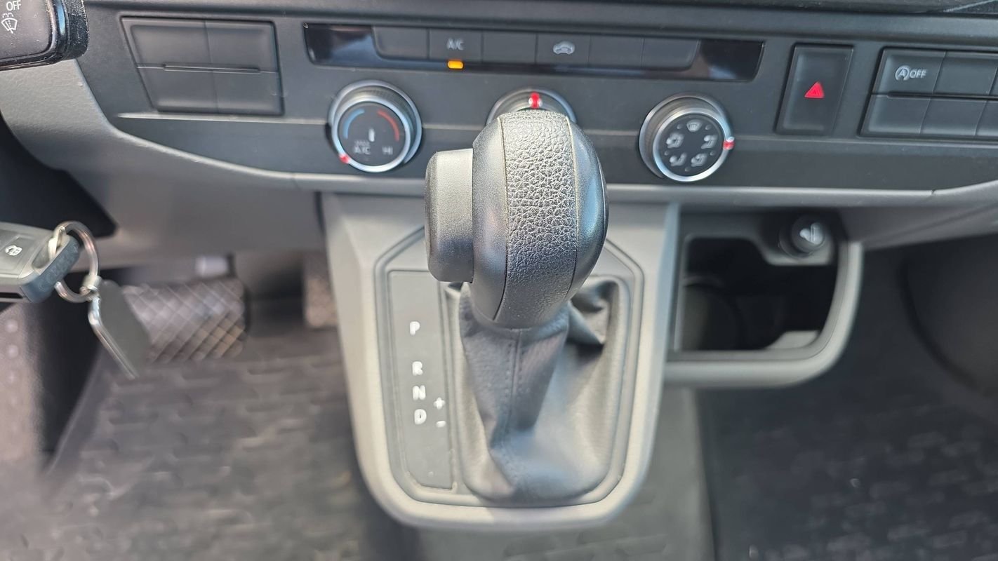 Volkswagen Transporter - Photo 29
