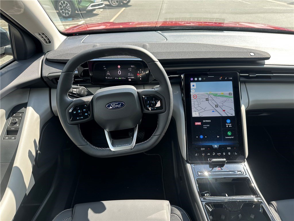 Ford Explorer - Photo 14