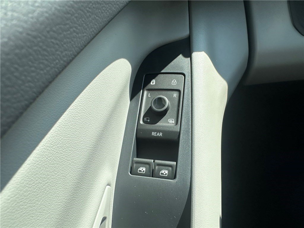 Ford Explorer - Photo 16