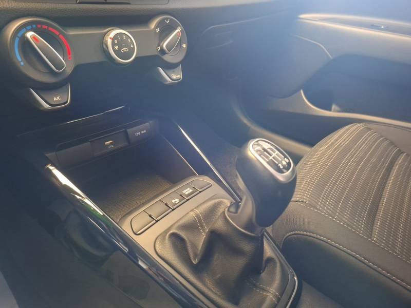 Kia Stonic - Photo 24