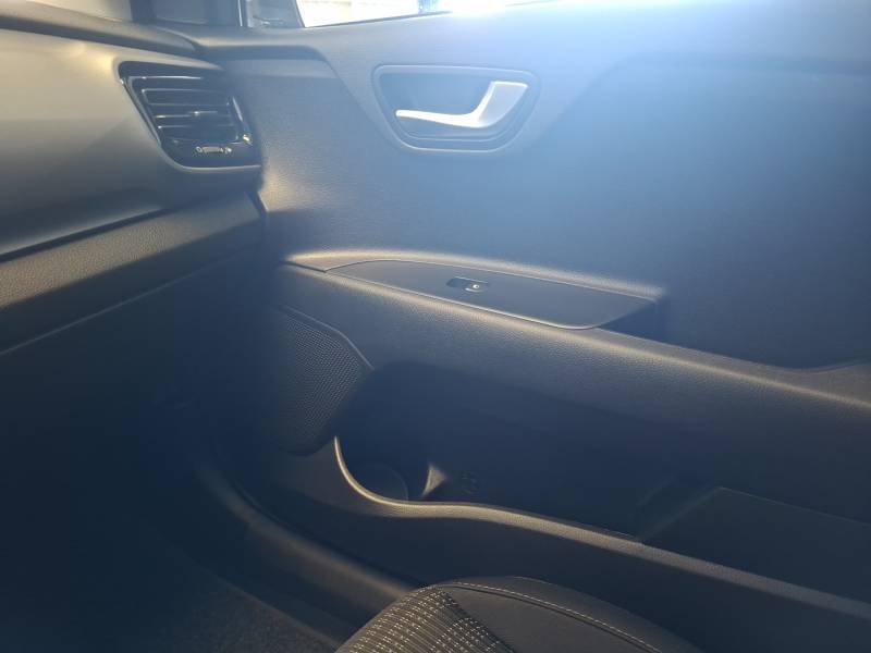 Kia Stonic - Photo 30