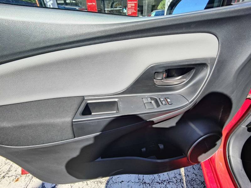 Toyota Yaris - Photo 12