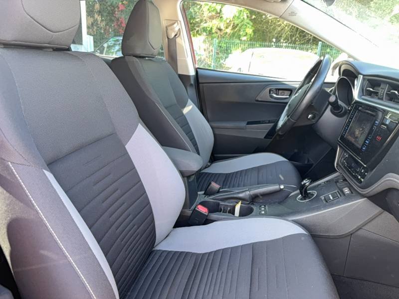 Toyota Auris - Photo 12
