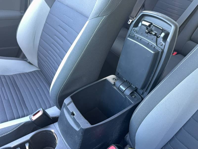 Toyota Auris - Photo 42
