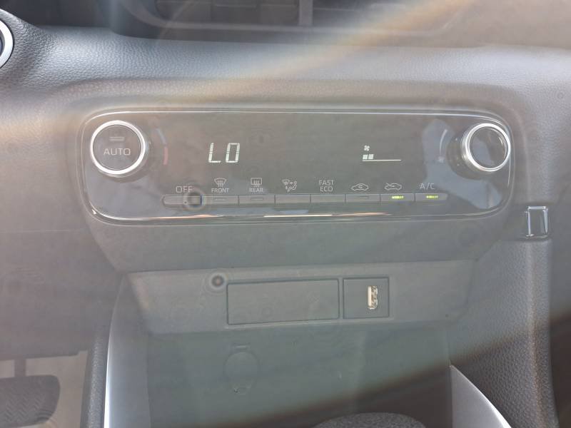 Toyota Yaris - Photo 24