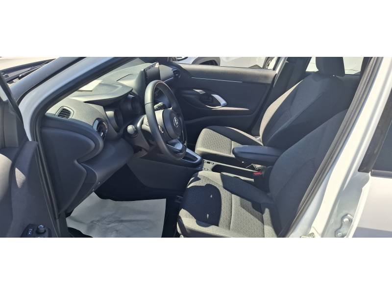 Toyota Yaris - Photo 11