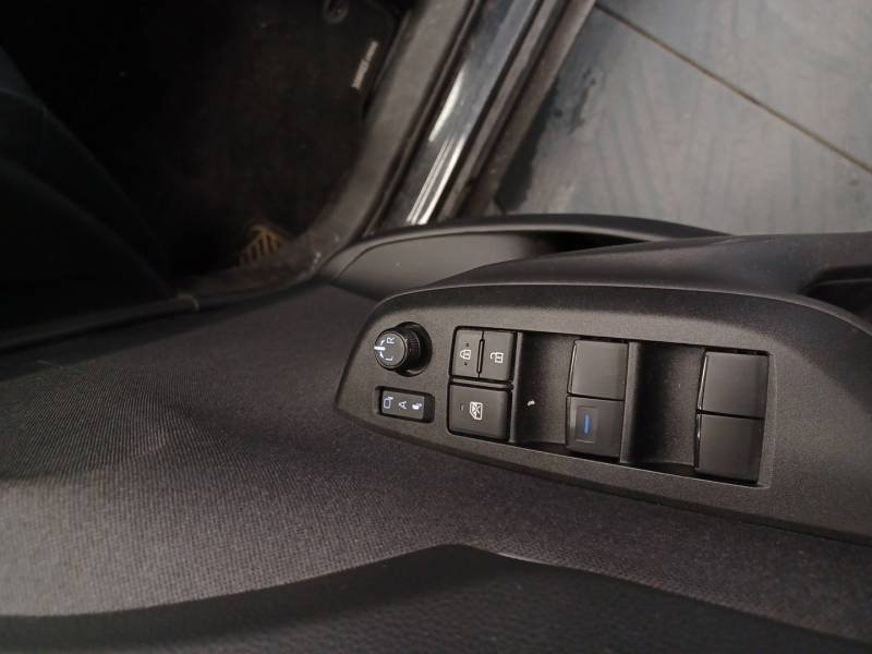 Toyota Yaris - Photo 16