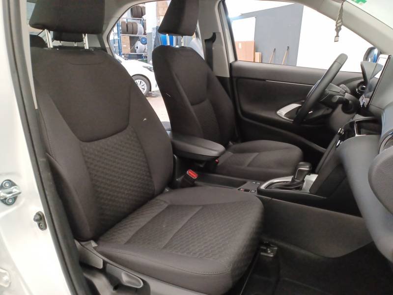 Toyota Yaris - Photo 12