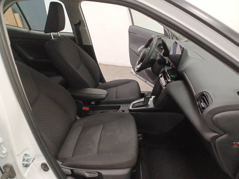 Toyota Yaris - Photo 11
