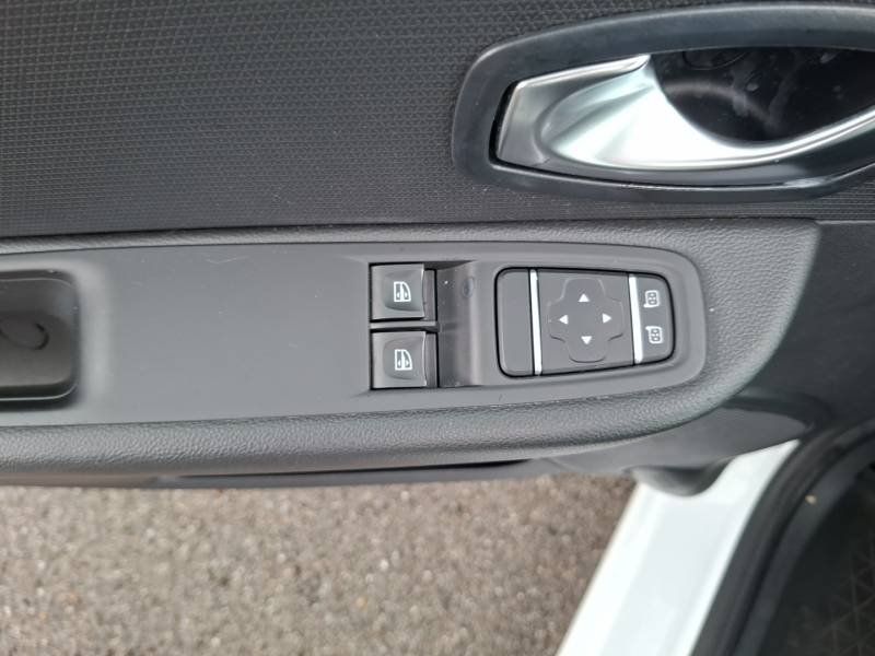 Renault Clio - Photo 28