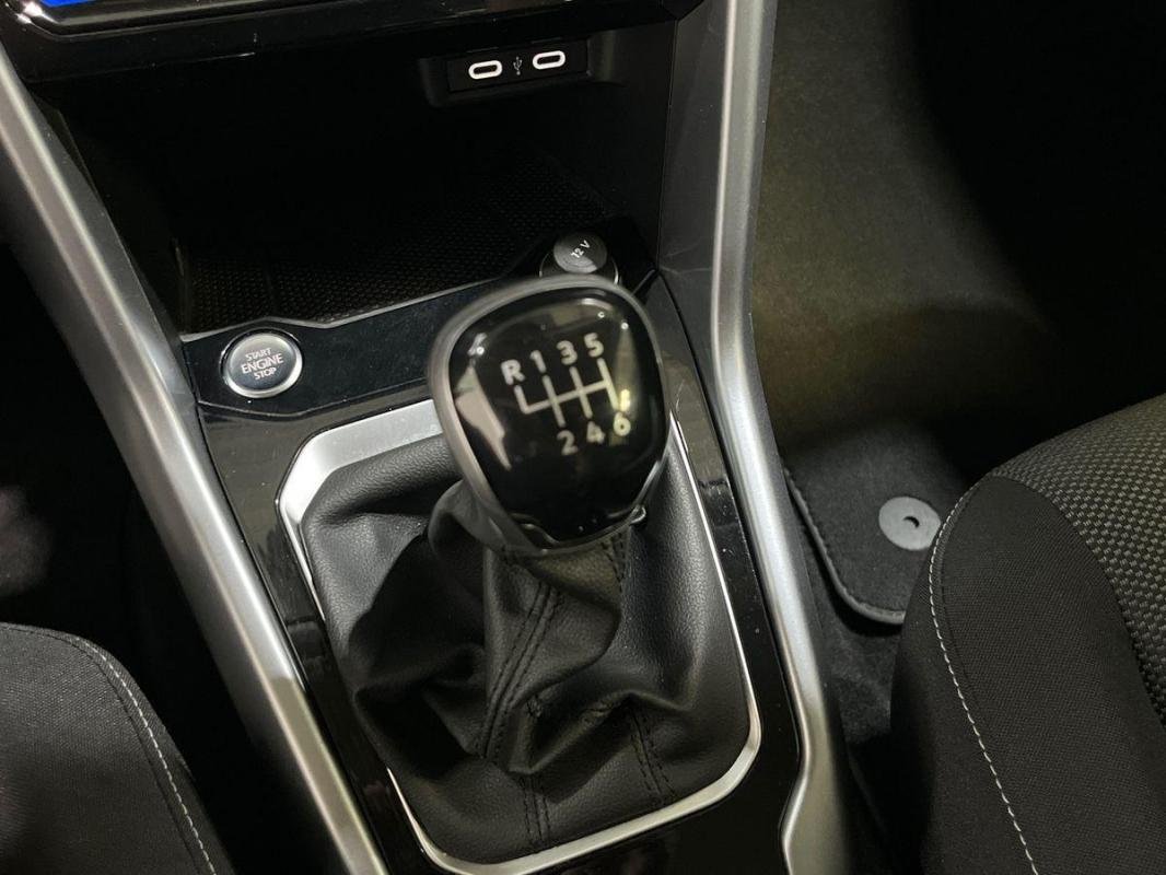 Volkswagen T-Roc - Photo 11