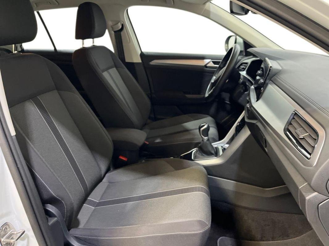 Volkswagen T-Roc - Photo 13