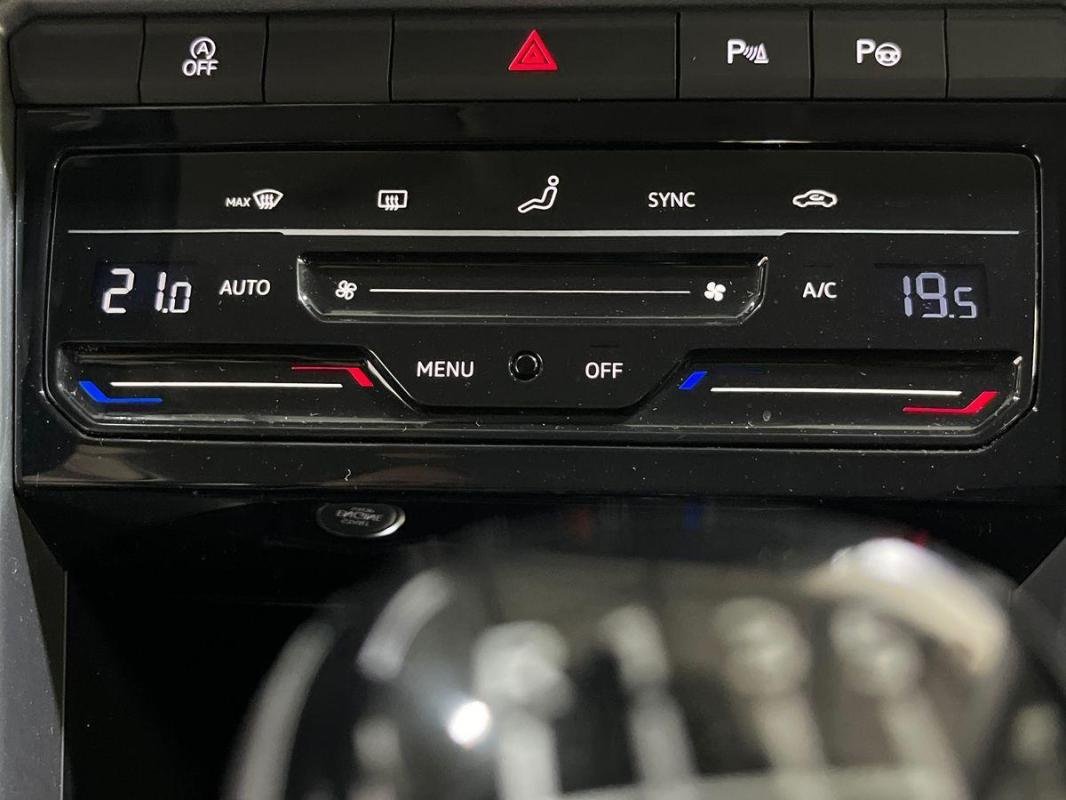 Volkswagen T-Roc - Photo 19