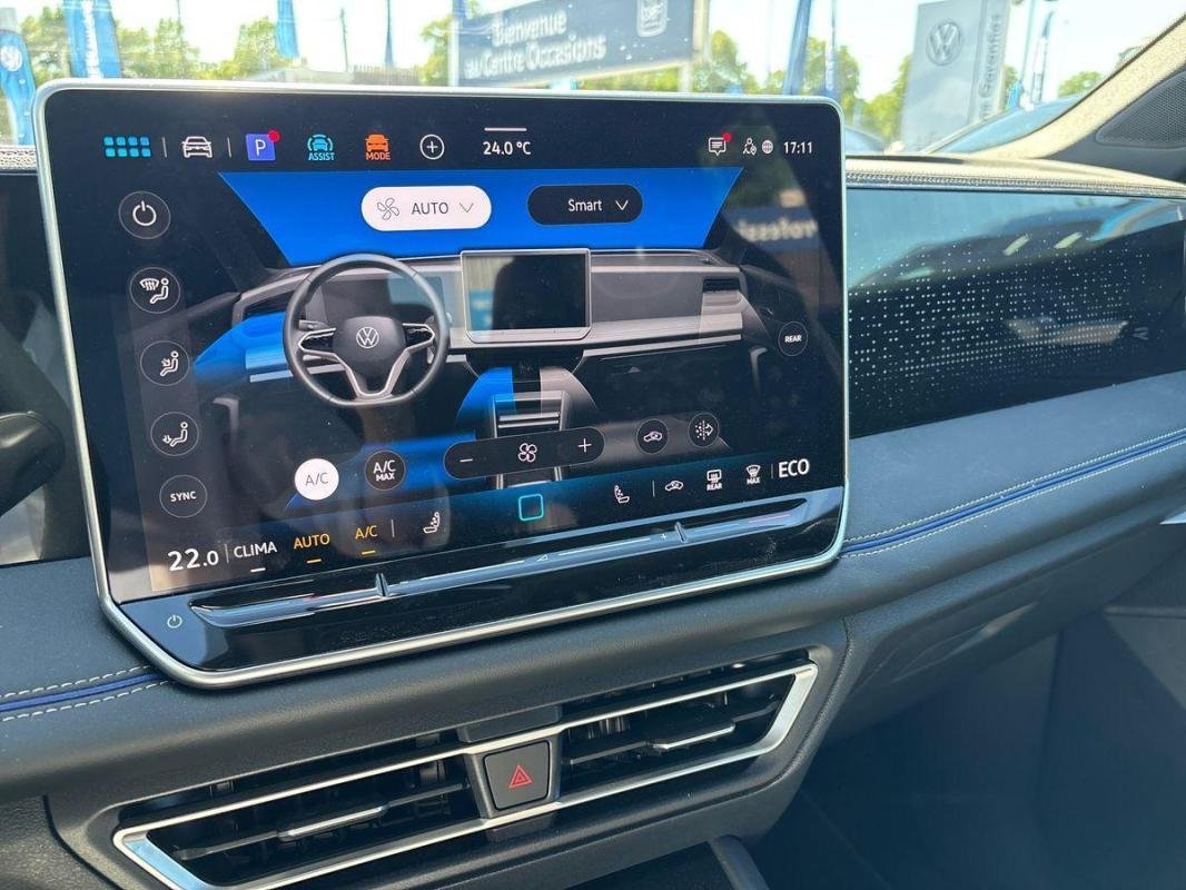 Volkswagen Tiguan - Photo 19