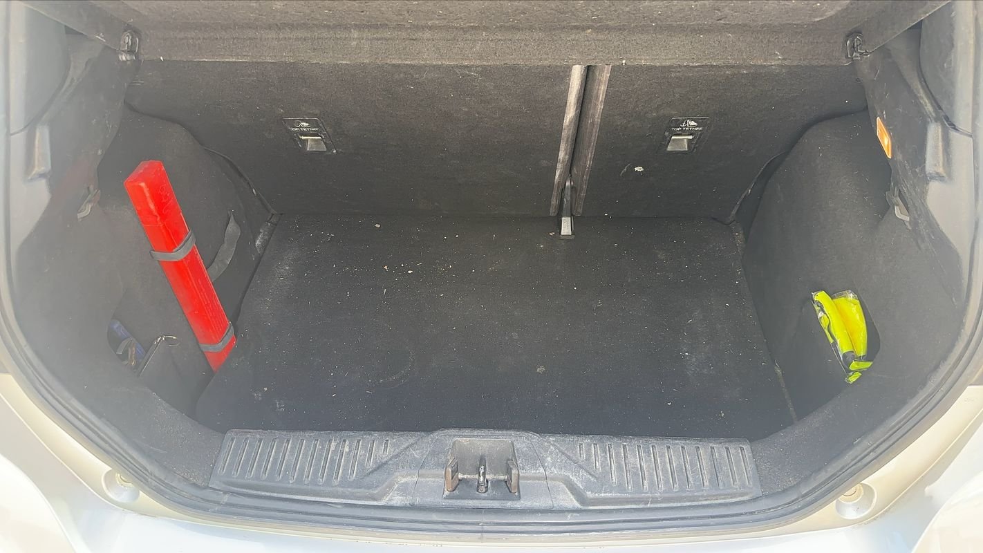 Ford Fiesta - Photo 14
