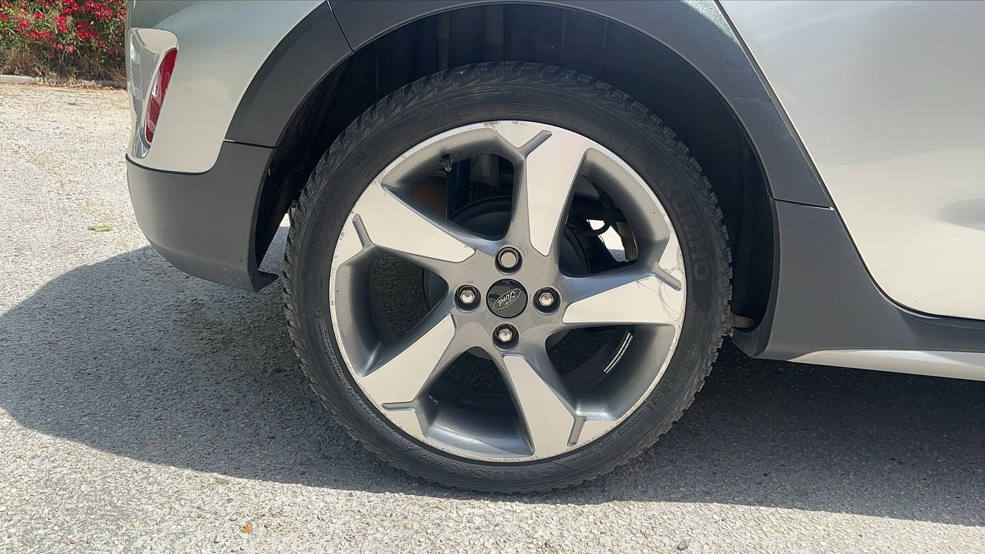 Ford Fiesta - Photo 16