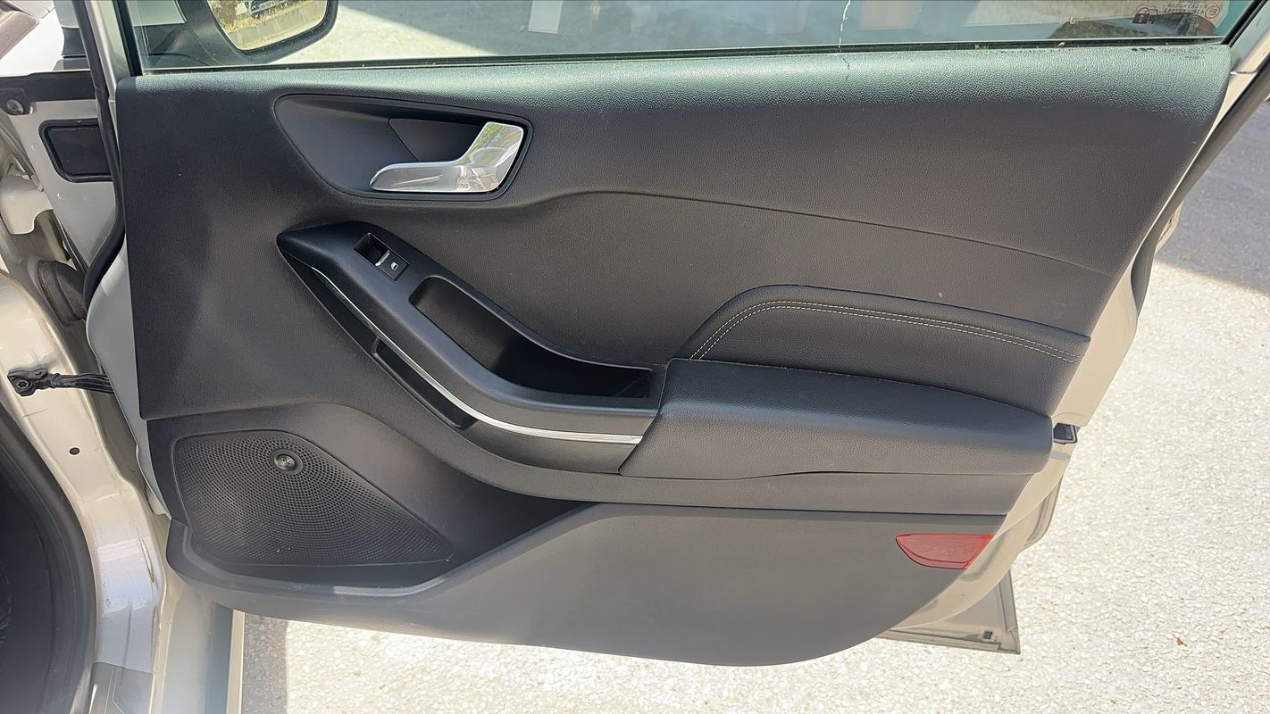 Ford Fiesta - Photo 24