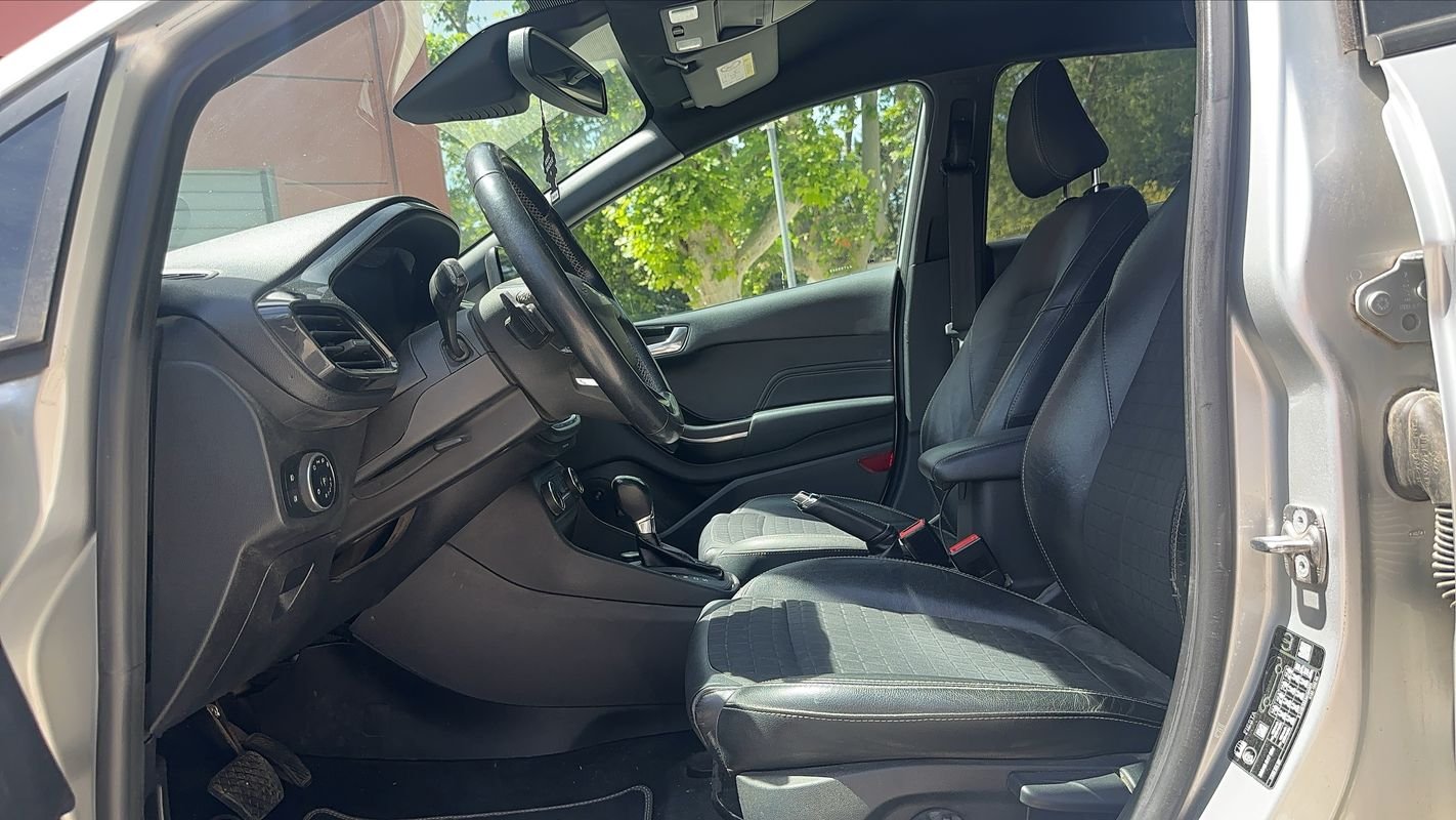 Ford Fiesta - Photo 25