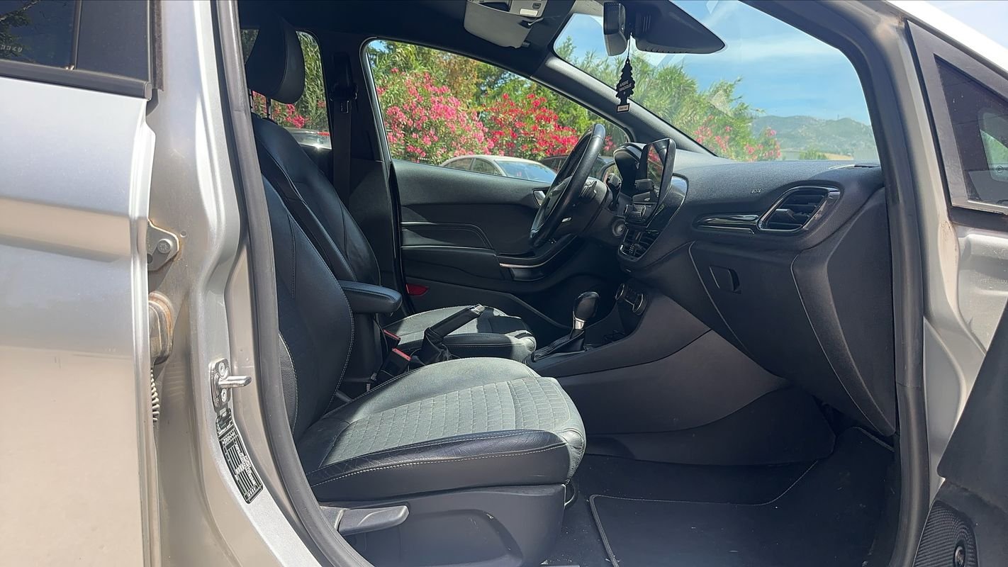 Ford Fiesta - Photo 27