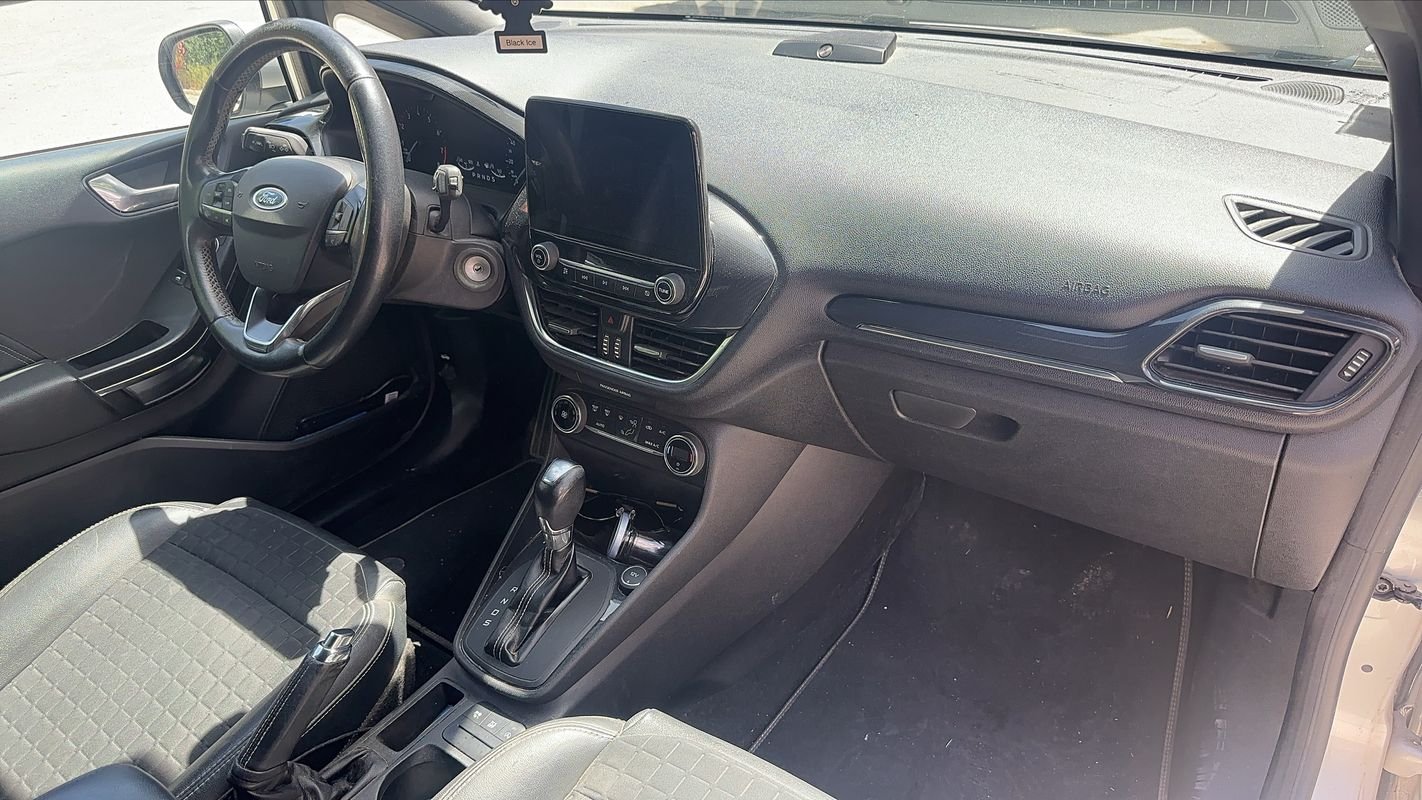 Ford Fiesta - Photo 10