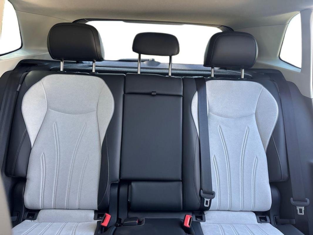 Volkswagen Tiguan - Photo 22