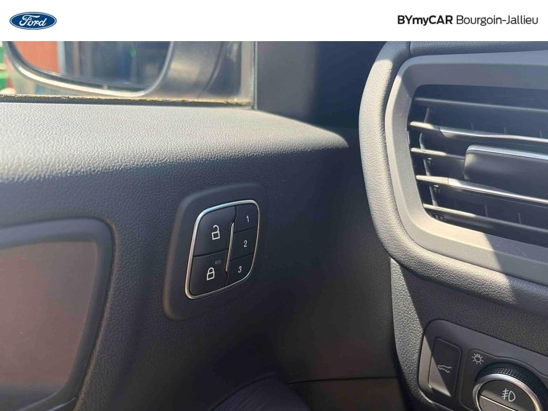 Ford Kuga - Photo 25