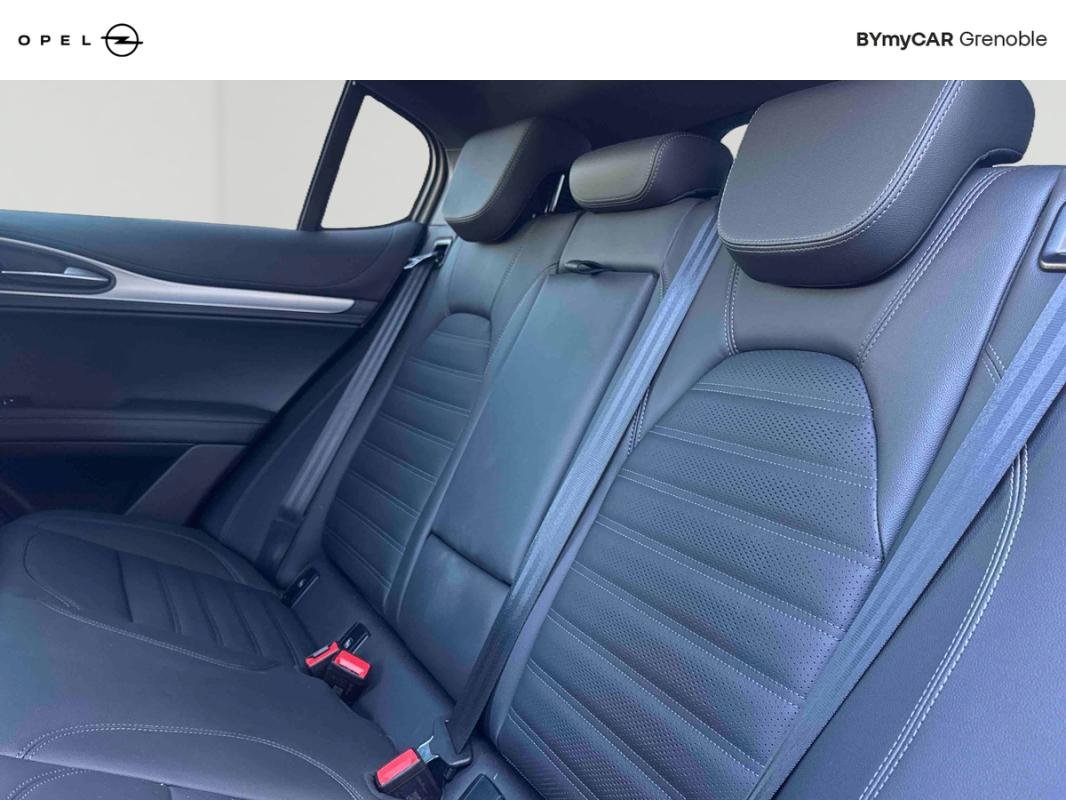 Alfa Romeo Stelvio - Photo 12