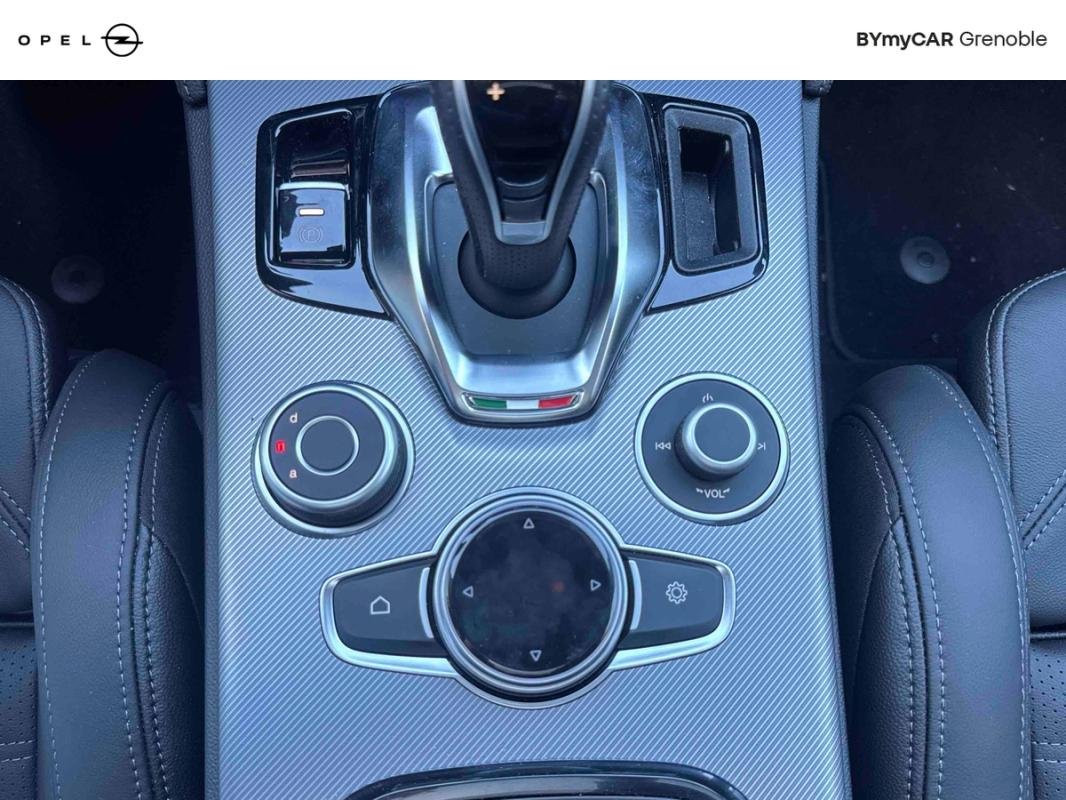 Alfa Romeo Stelvio - Photo 18