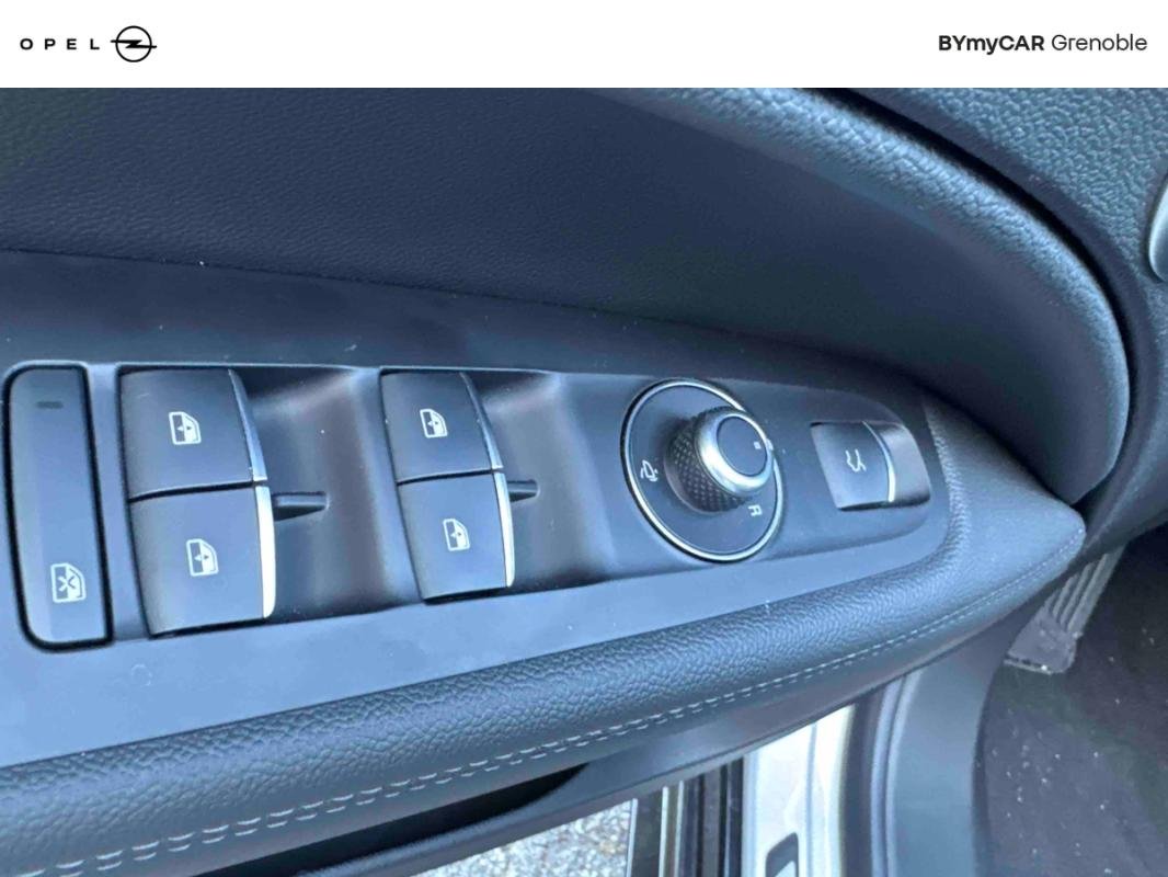 Alfa Romeo Stelvio - Photo 28