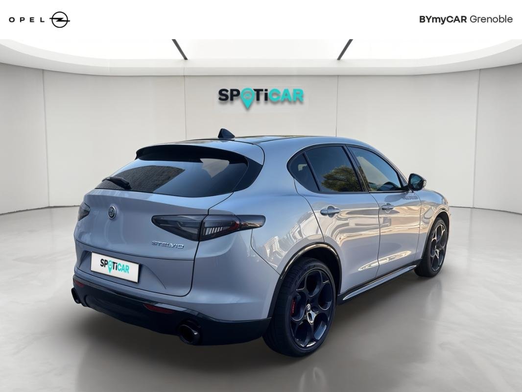 Alfa Romeo Stelvio - Photo 5