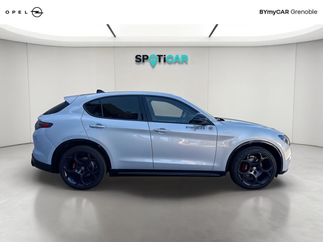 Alfa Romeo Stelvio - Photo 6