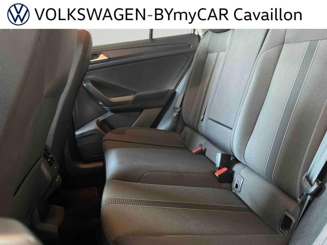 Volkswagen T-Roc - Photo 26