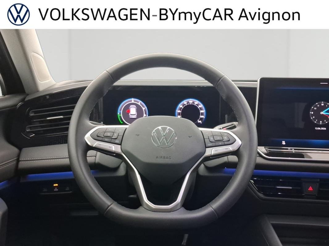 Volkswagen Tiguan - Photo 11