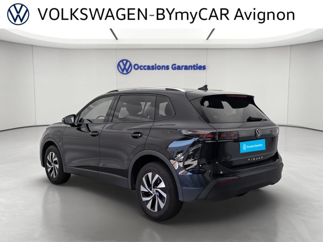 Volkswagen Tiguan - Photo 3