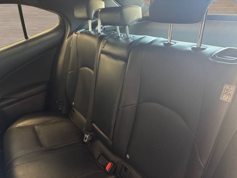 Lexus UX - Photo 14