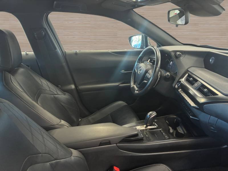Lexus UX - Photo 16