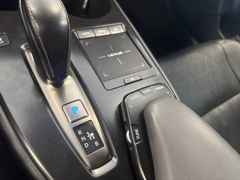 Lexus UX - Photo 25