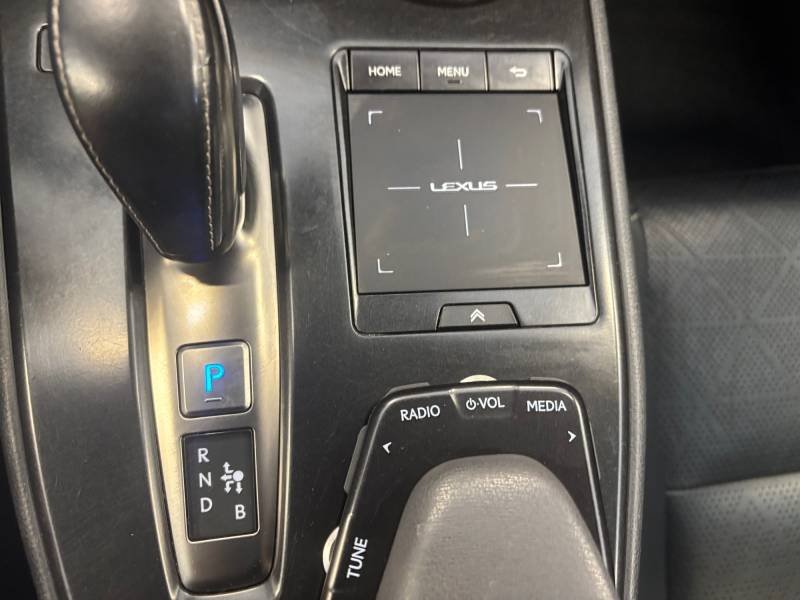 Lexus UX - Photo 26