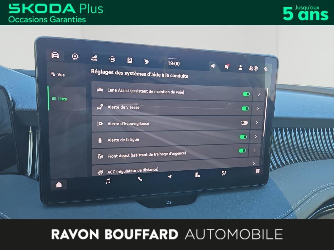 Skoda Superb Combi - Photo 12