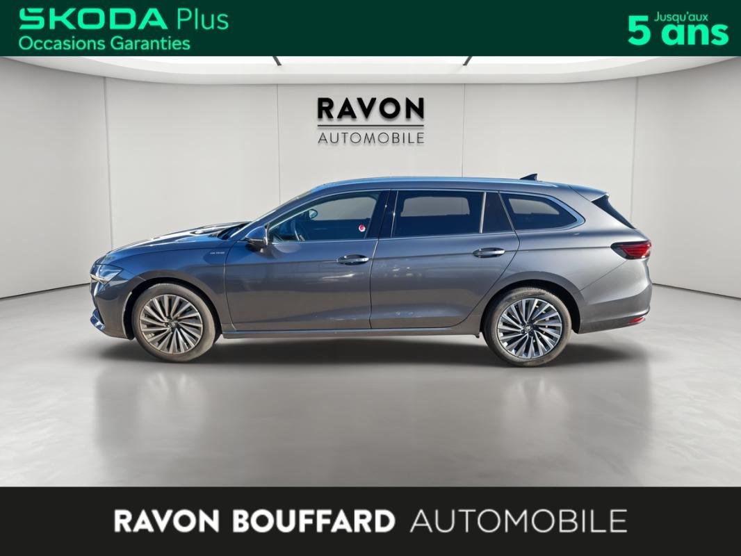 Skoda Superb Combi - Photo 2
