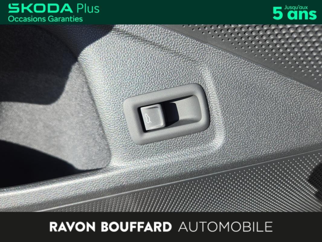 Skoda Superb Combi - Photo 25