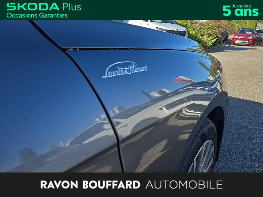 Skoda Superb Combi - Photo 32